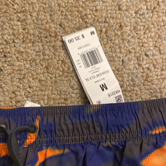 Adidas SOULEAF graphic swim shorts - Picture 5 of 6